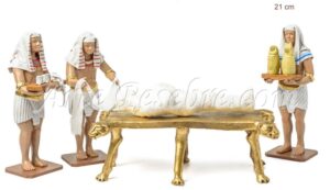 Egipcios embalsamando