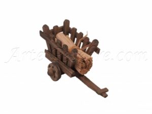 Carro de madera con carga de heno