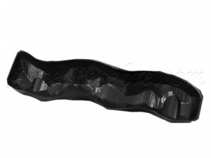 Curso de agua para río de gran caudal color negro