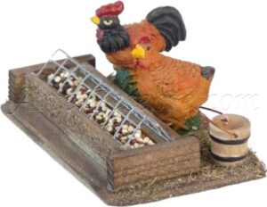 Comedero con 2 gallinas de colores y cubo
