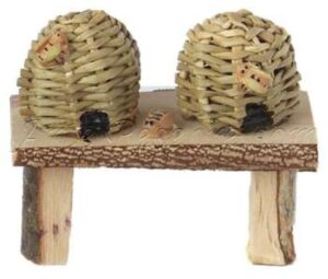 Mesa con dos colmenas