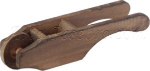 Carretilla en madera marrón
